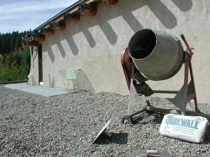 Dry stack surface bonding cement cinder block construction is common with do-it-yourself home builders